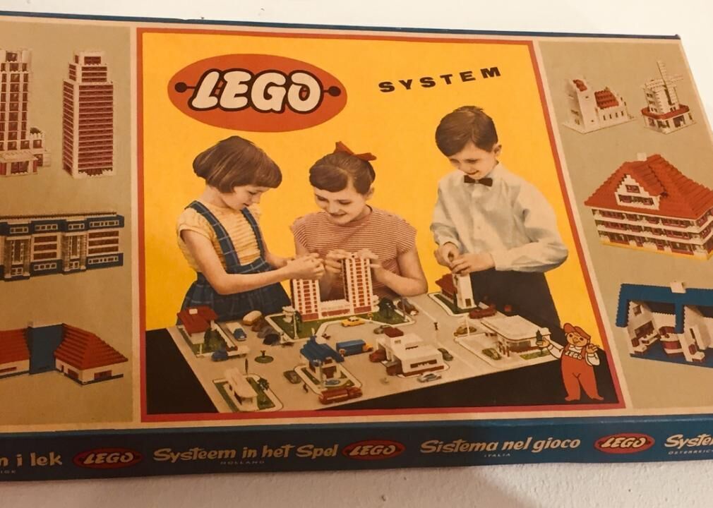 1949: Legos